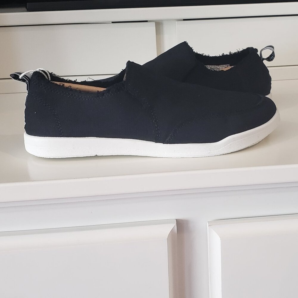 New: Vionic Beach Malibu Slip on Sneaker: Canvas Sz. 6.5 - Picture 4 of 7